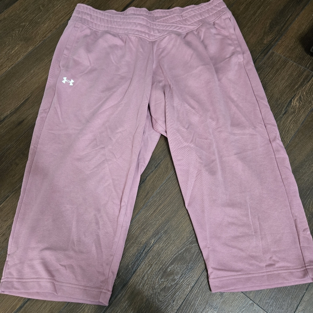 Under Armour cropped pants